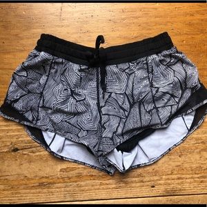 Lululemon Hotty Hot shorts, size 6